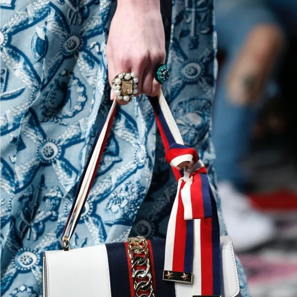 GUCCI MEDIUM BORSA SYLVIE BAG - Picture 6 of 11